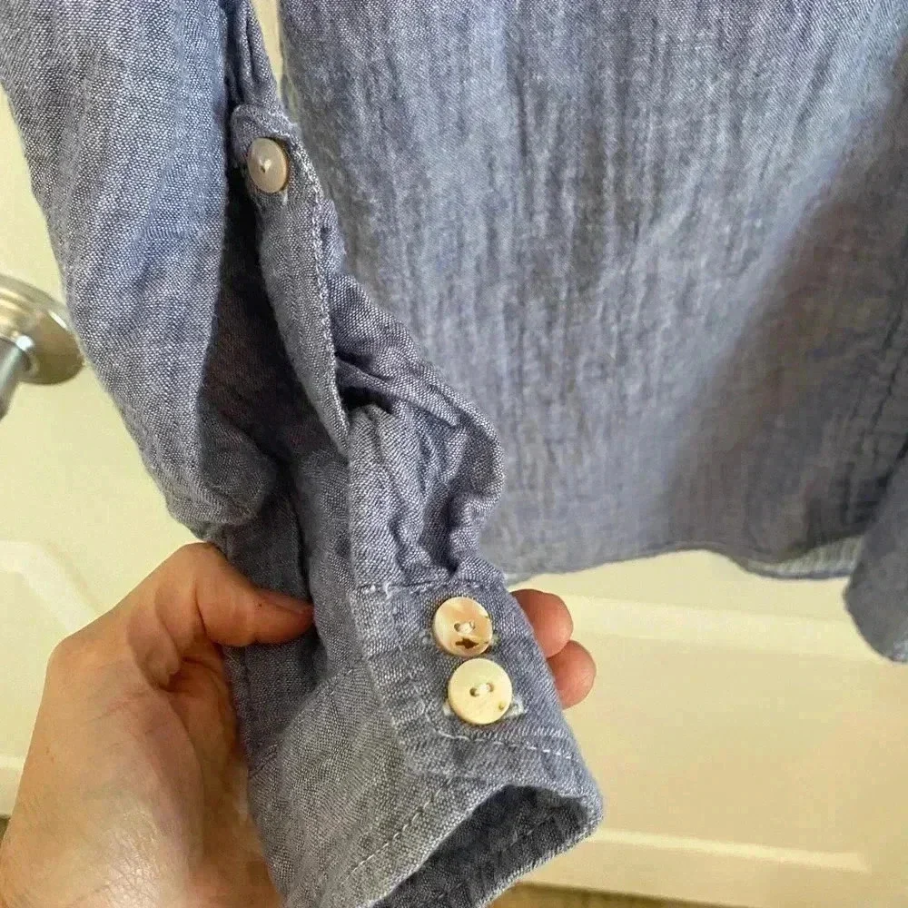Mary McFadden Womens Blue Chambray Button Down Shirt